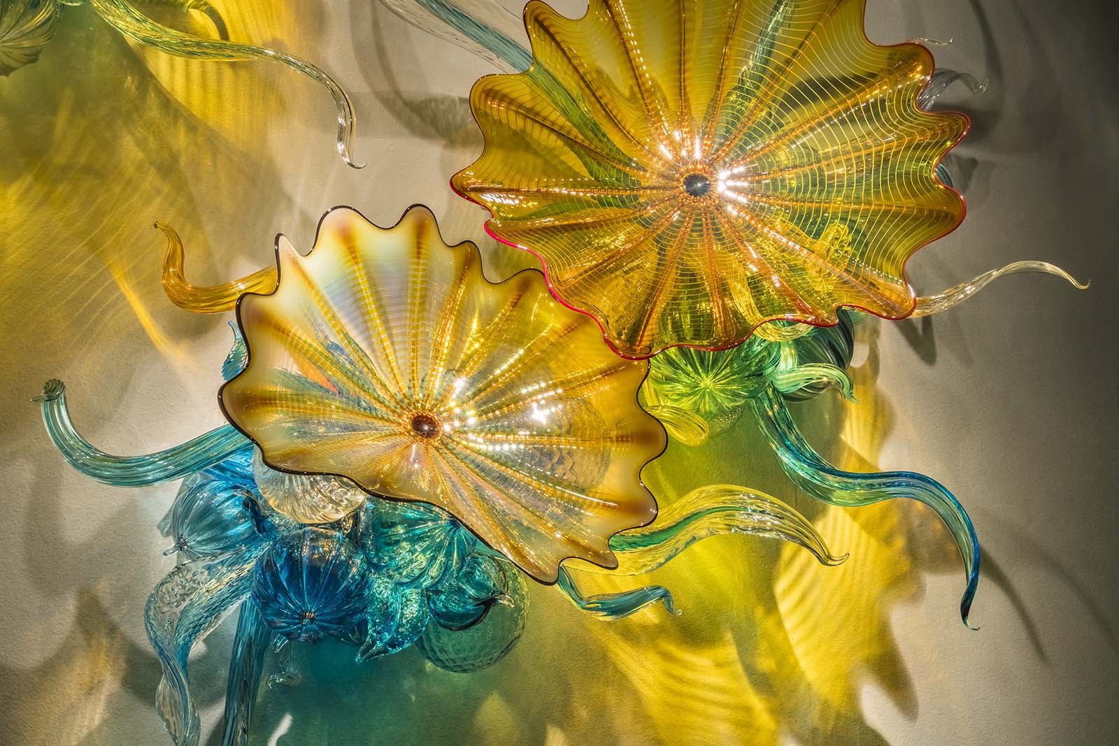 Dale Chihuly, Topaz and Aqua Persian Sconce Wall (detail), 2016