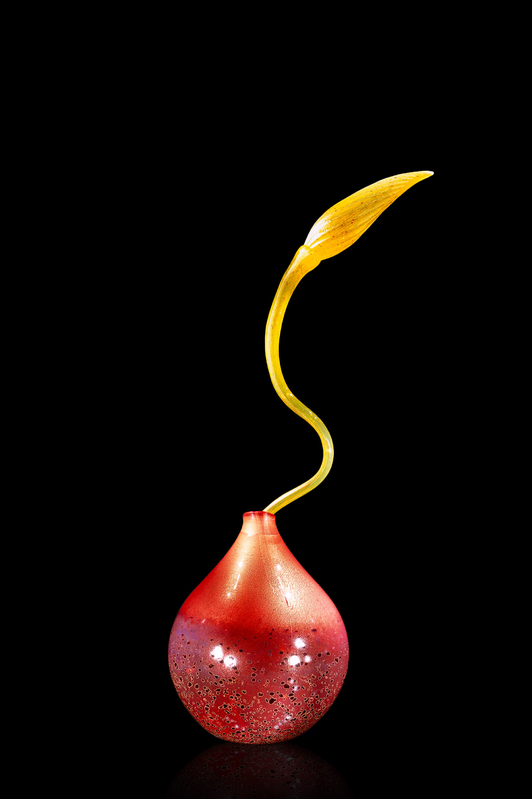 Dale Chihuly, Ruby Wine Ikebana with Sunlight Stem, 2002