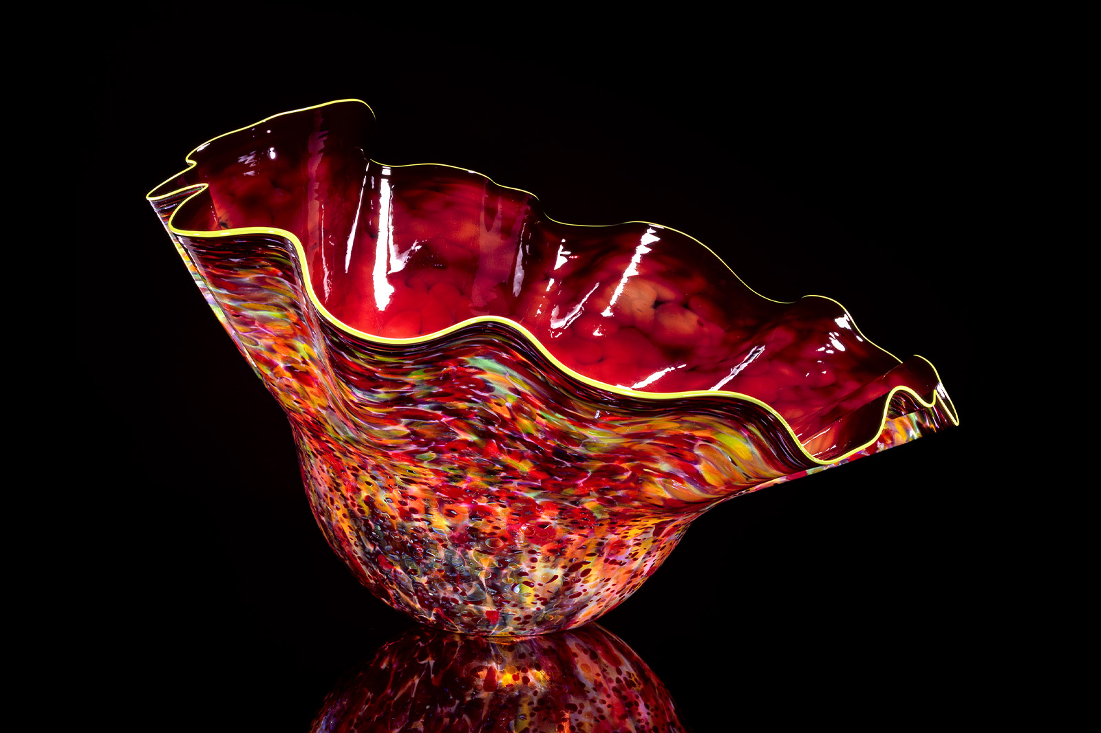 Dale Chihuly, Carob Brown Macchia with Citrine Lip Wrap, 2007