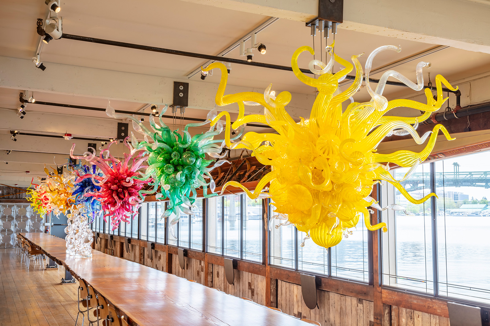Dale Chihuly, Chandeliers