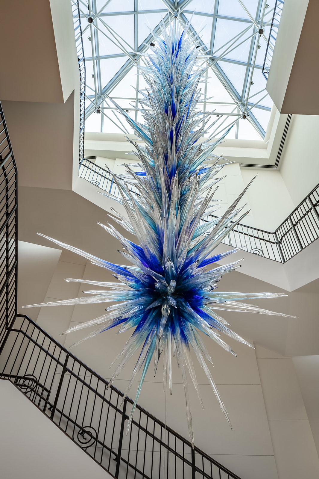 Blue Icicle Chandelier (2000) by Dale Chihuly