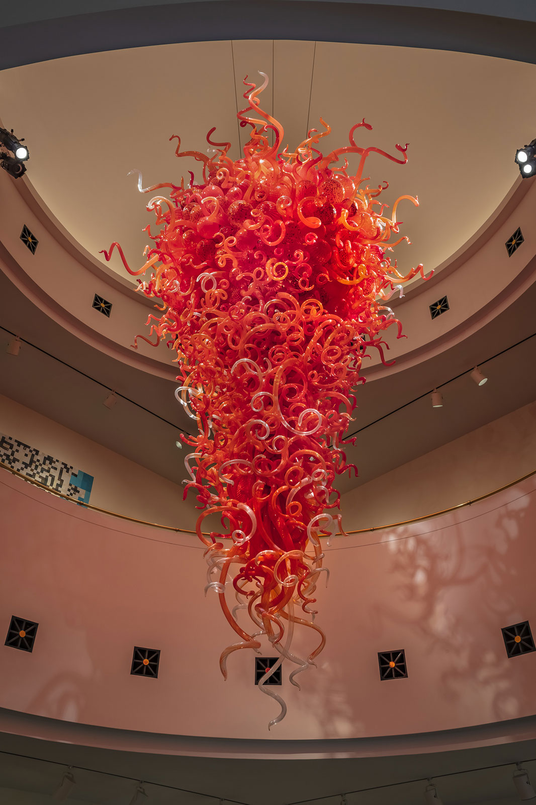 Red Chandelier (2000) by Dale Chihuly