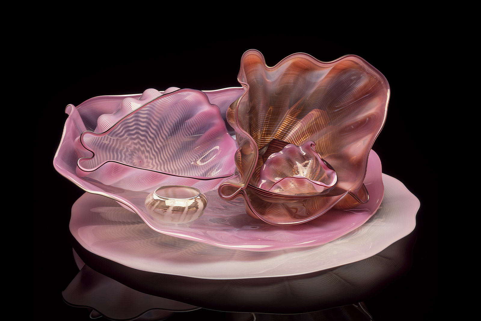 Dale Chihuly, Orchid Mauve Seaform Set, 1985