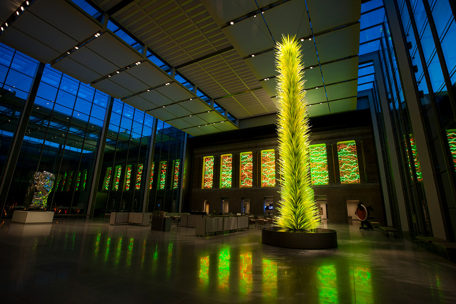 Dale Chihuly, Lime Green Icicle Tower, 2010
