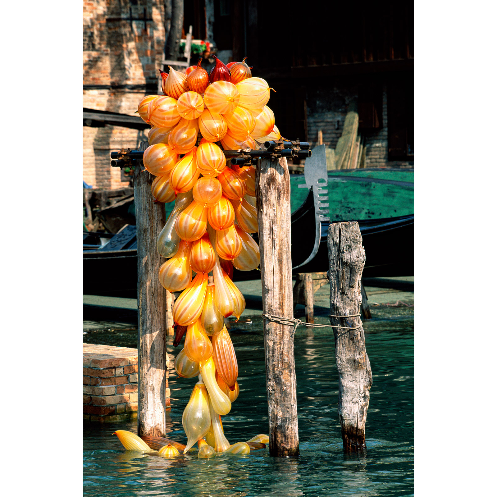 Dale Chihuly, Squero di San Trovaso Chandelier, 1996