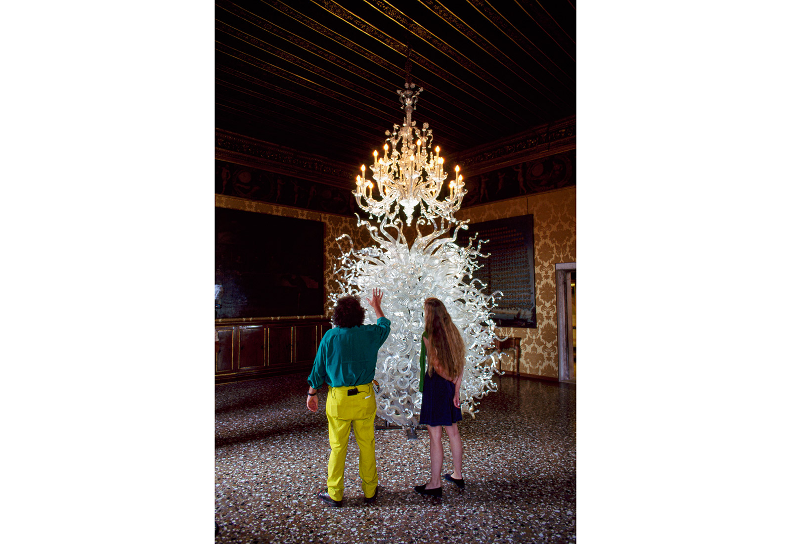 Chihuly and Leslie Jackson with Palazzo Ducale Chandelier, Venice, 1996