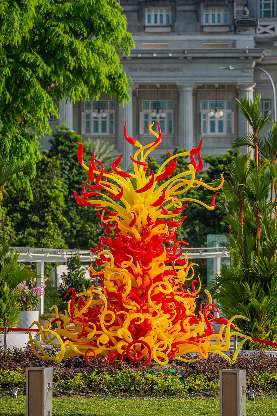 Paintbrush Tower, 2014, Dale Chihuly