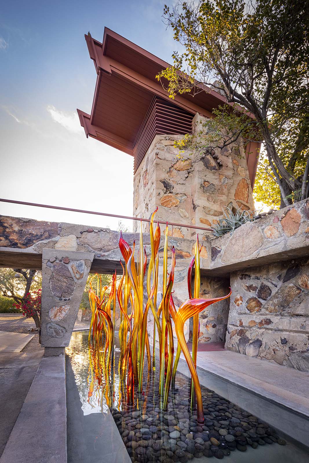 Dale Chihuly, Fire Amber Herons, 2021