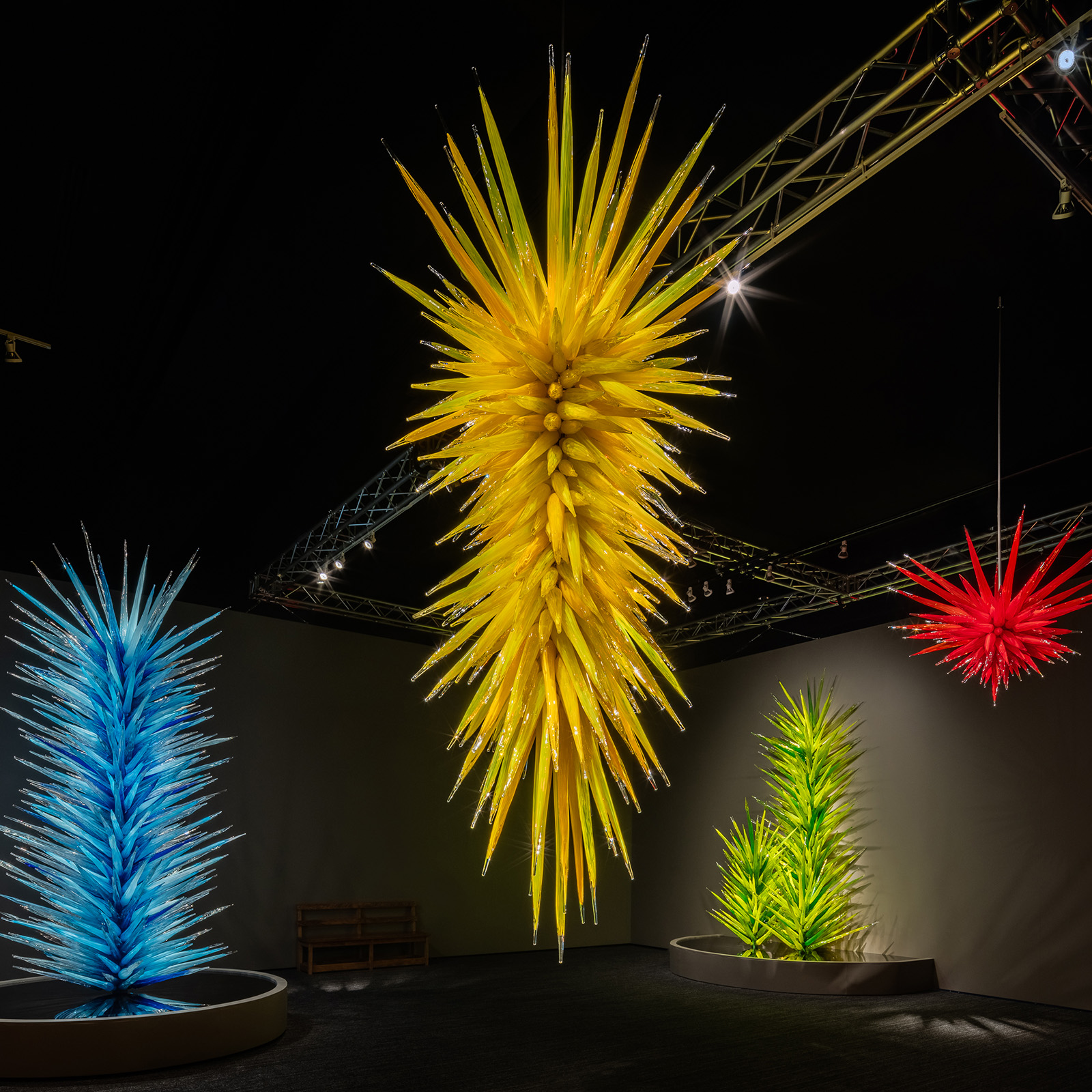 Dale Chihuly, Icicle Chandeliers and Towers