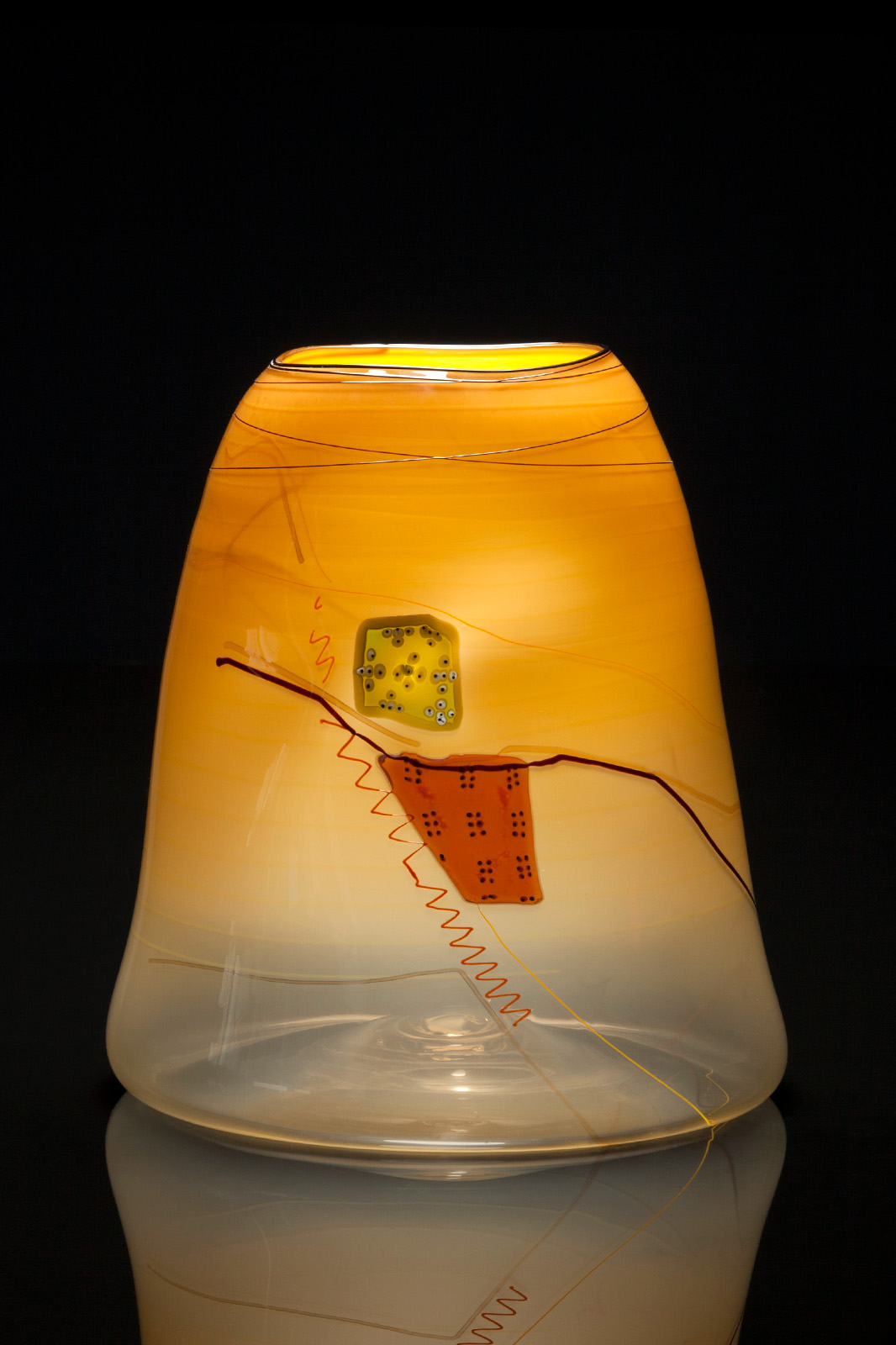 Dale Chihuly, Tabac Cylinder with Drawing Shards, 2014