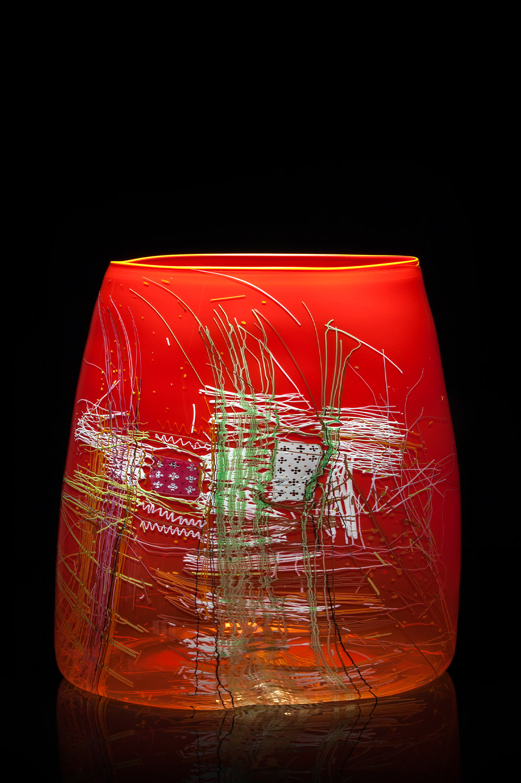 Dale Chihuly, Crimson Blanket Cylinder with Marigold Lip Wrap, 2014