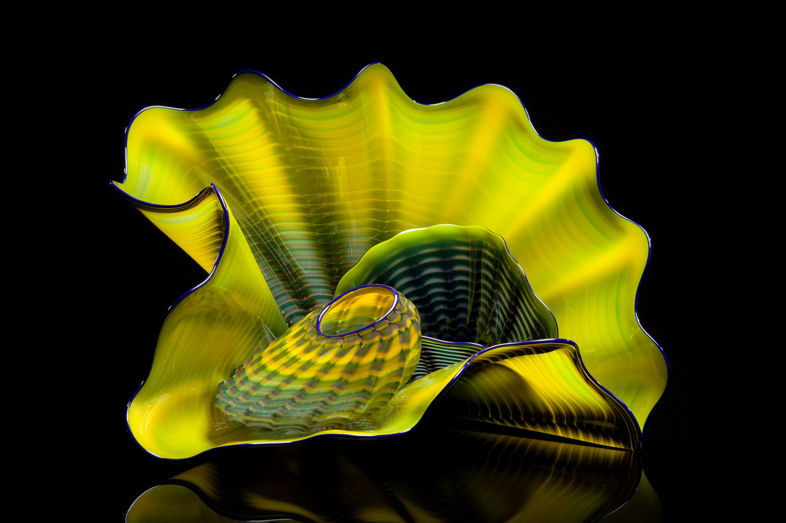 Dale Chihuly, Citrine Persian Set with Indigo Lip Wraps, 2015