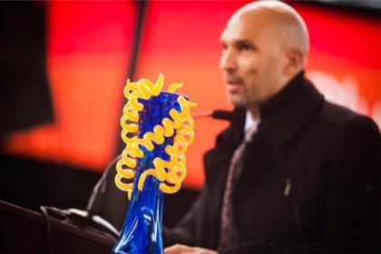 Chihuly Creates Artwork for Hutch Award Winner Raul Ibanez