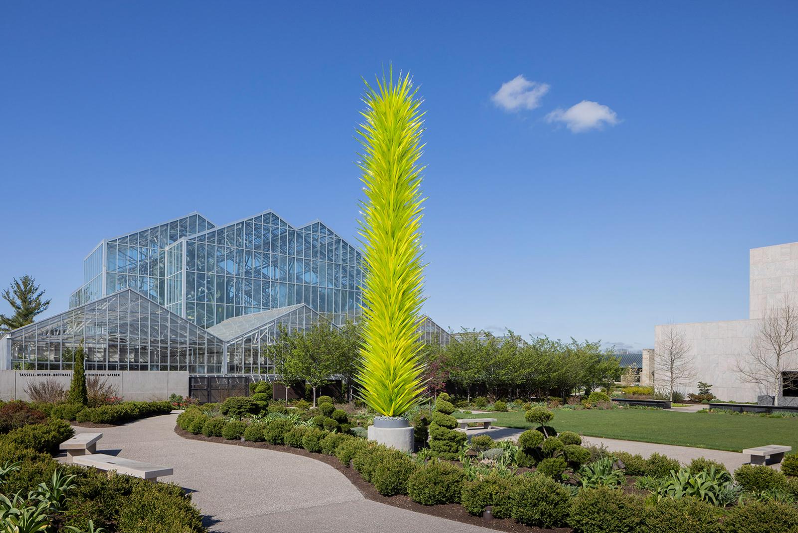 Dale Chihuly, Chartreuse Icicle Tower, 2025