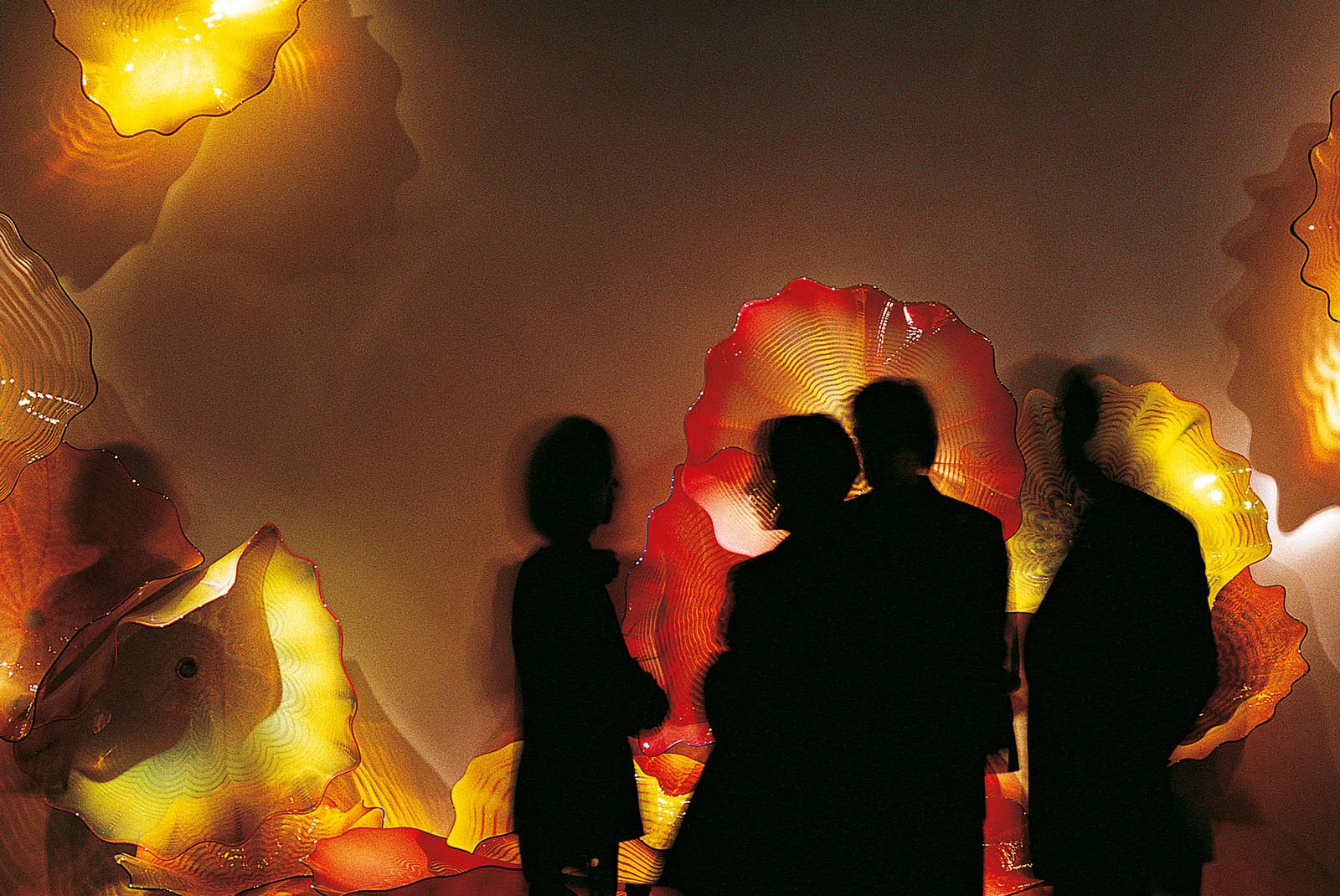 Dale Chihuly, Autumn Gold Persian Wall, 2002
